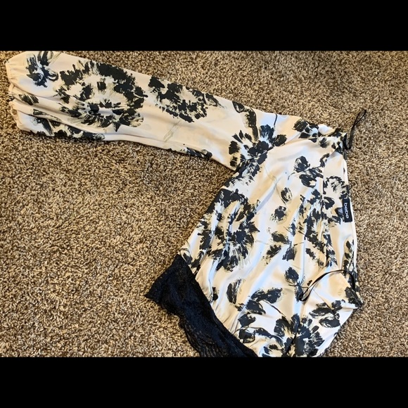 One Shoulder blouse - Picture 2 of 2